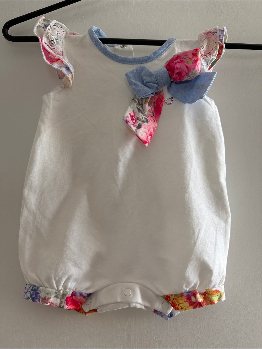 Baby Girl White Floral Trim Romper with Bow - Byblos Style size 1 month
